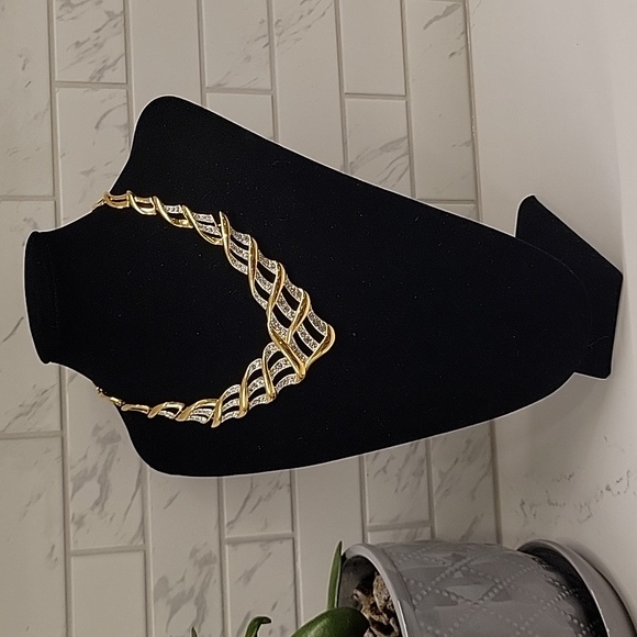 Vintage Trifari Statement Necklace Goldtone With Rhinestones - Picture 2 of 10